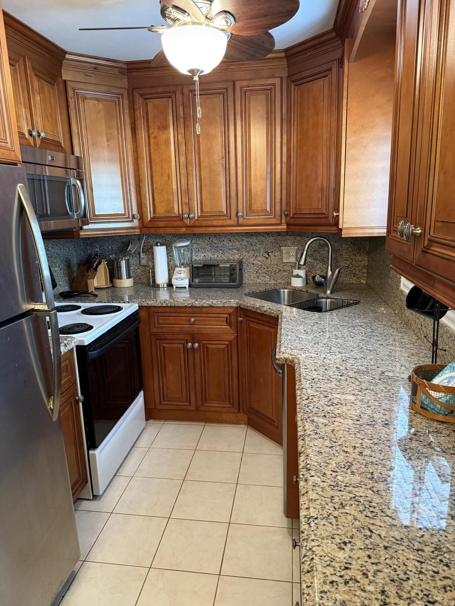 MURRY HILLS APT BLDG CONDO - Residential