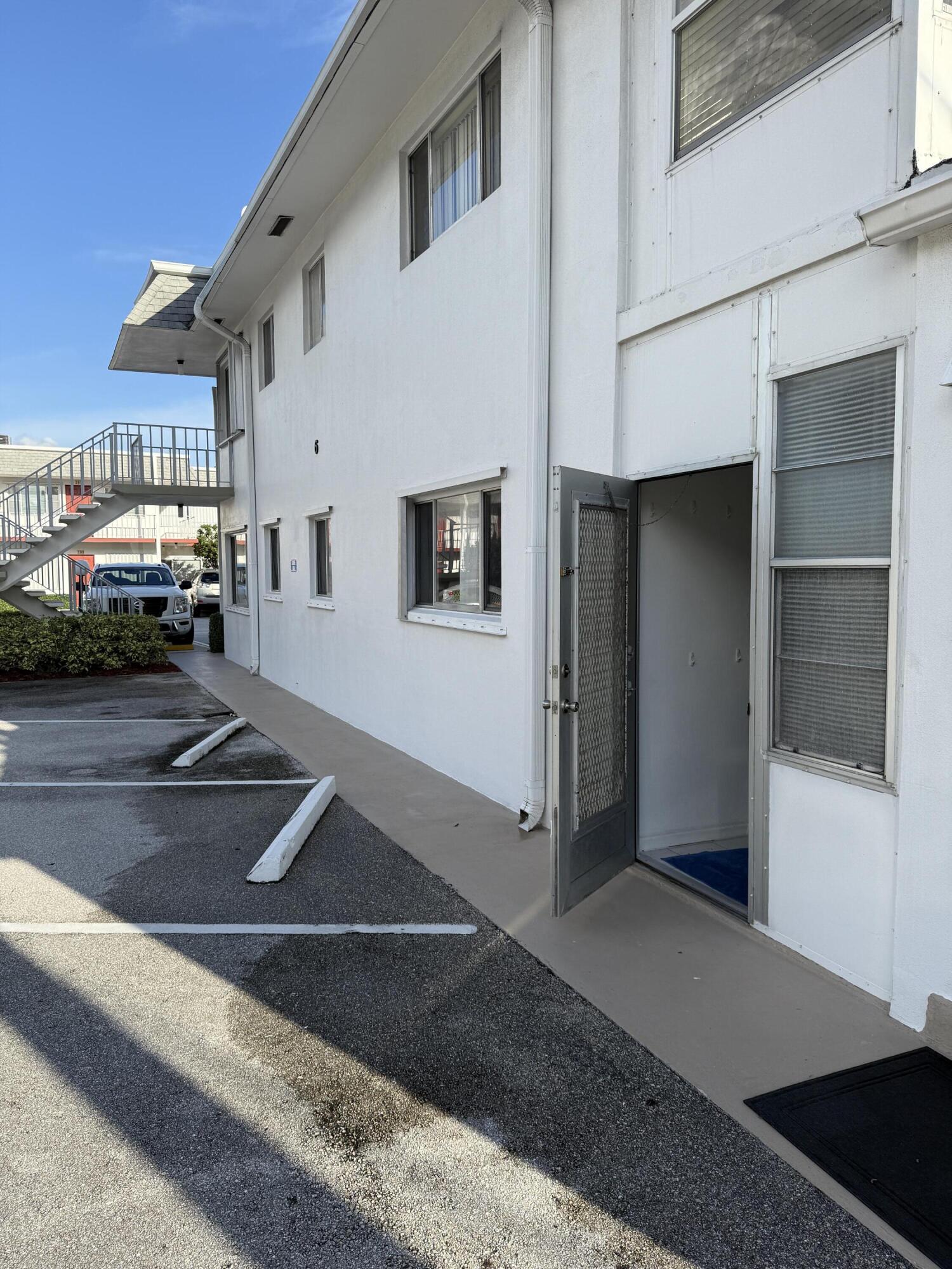 MURRY HILLS APT BLDG CONDO - Residential