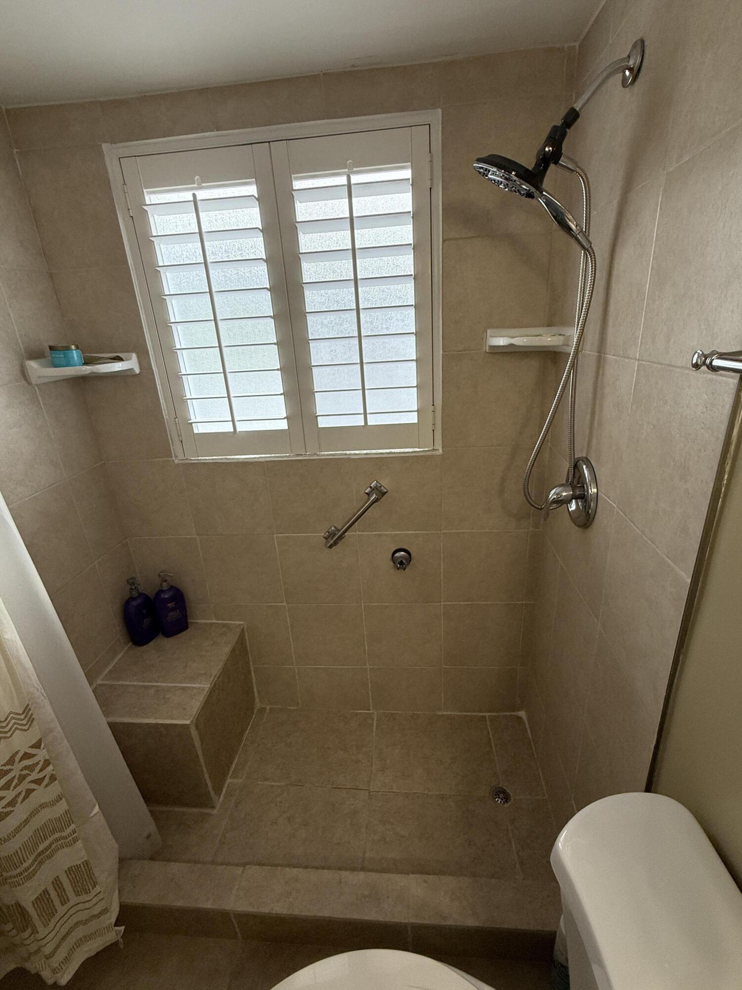 MURRY HILLS APT BLDG CONDO - Residential