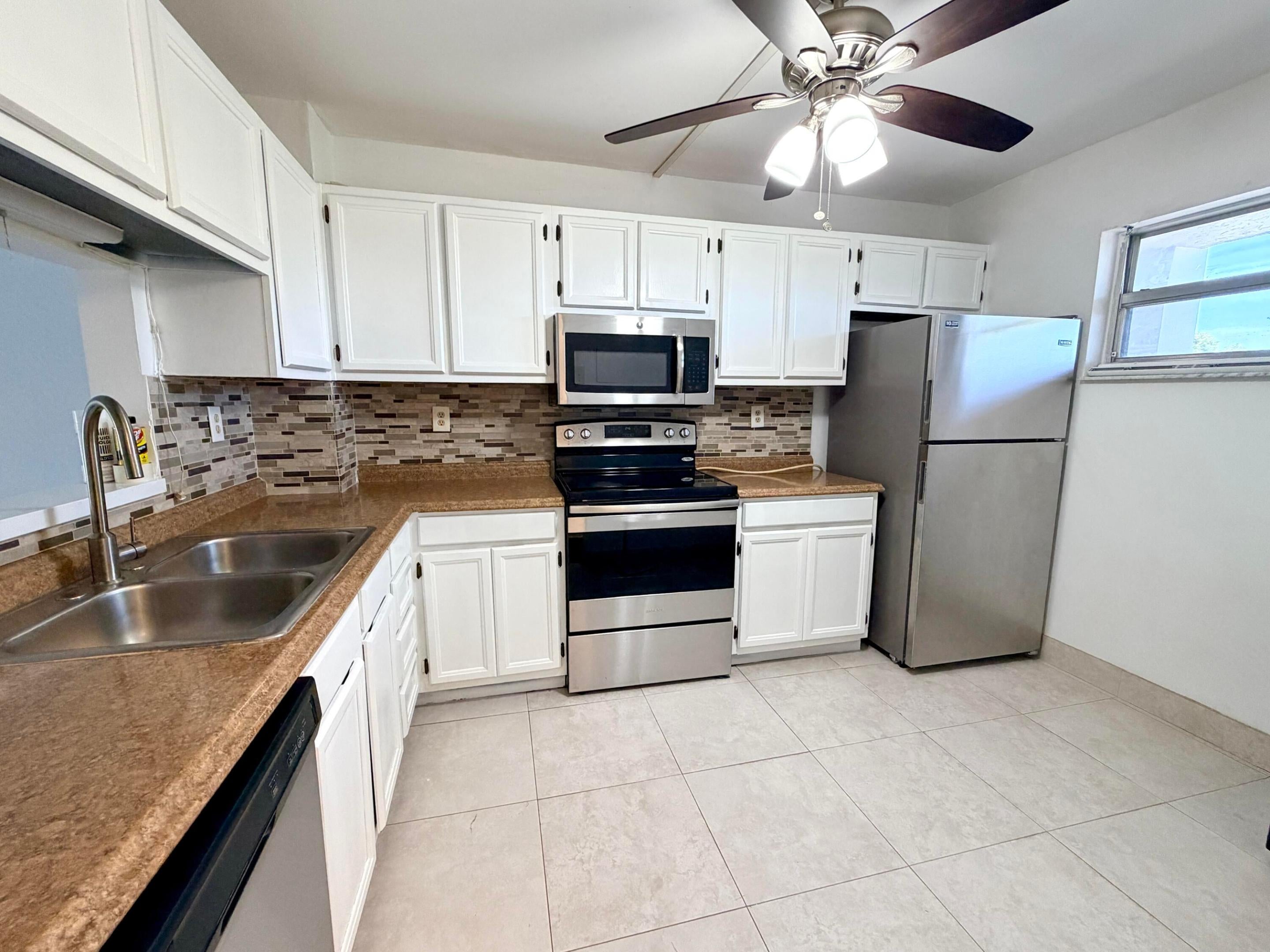 1100 NW 87TH Avenue 406