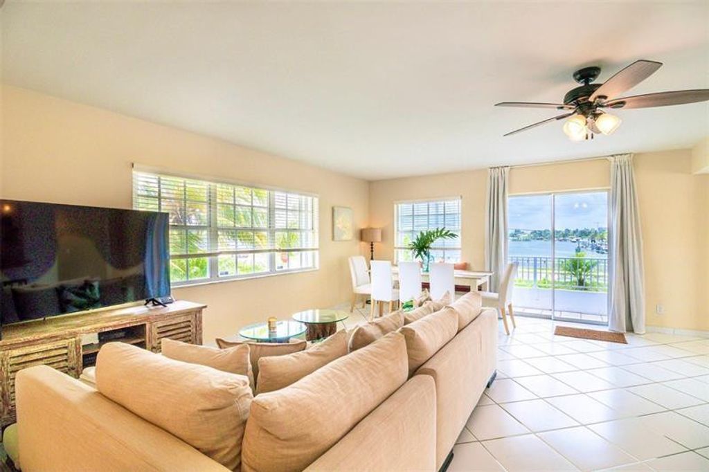 Photo of 355 Virginia Street, Hollywood, FL 33019 (MLS # F10552300)