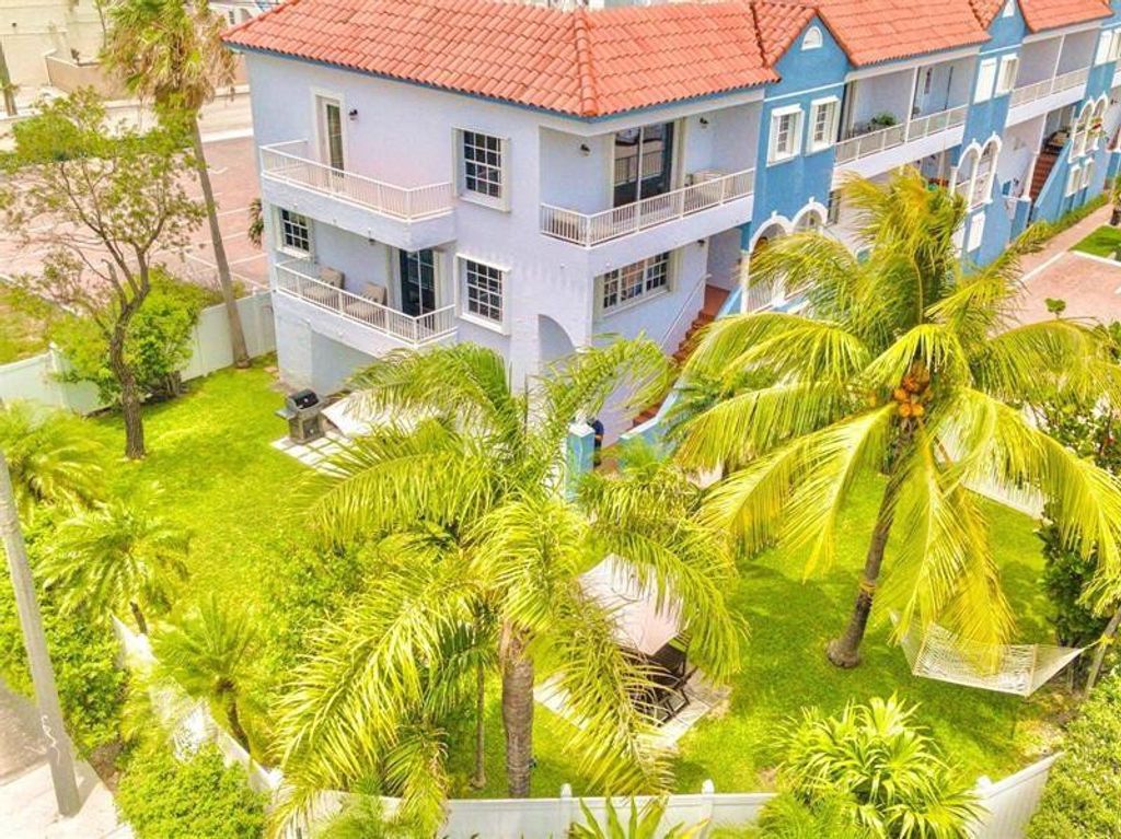 Photo of 355 Virginia Street, Hollywood, FL 33019 (MLS # F10552300)