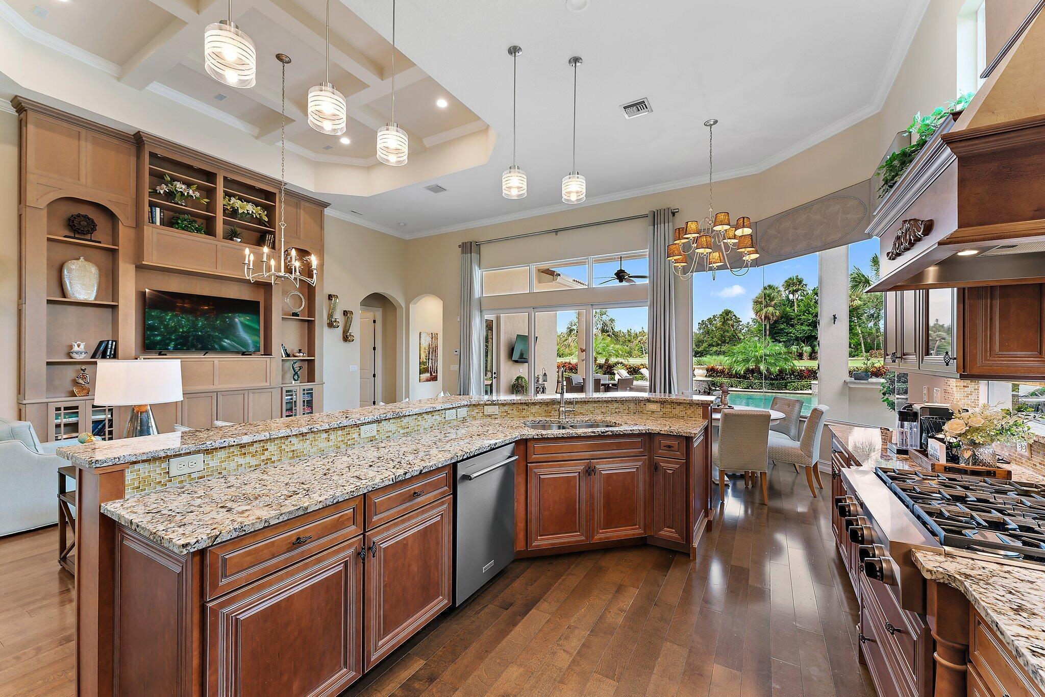 JUPITER COUNTRY CLUB - Residential