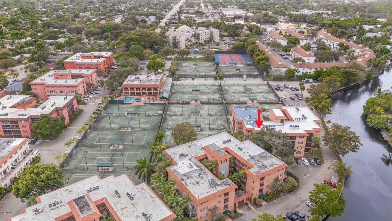 LAUDERDALE TENNIS CLUB - Residential