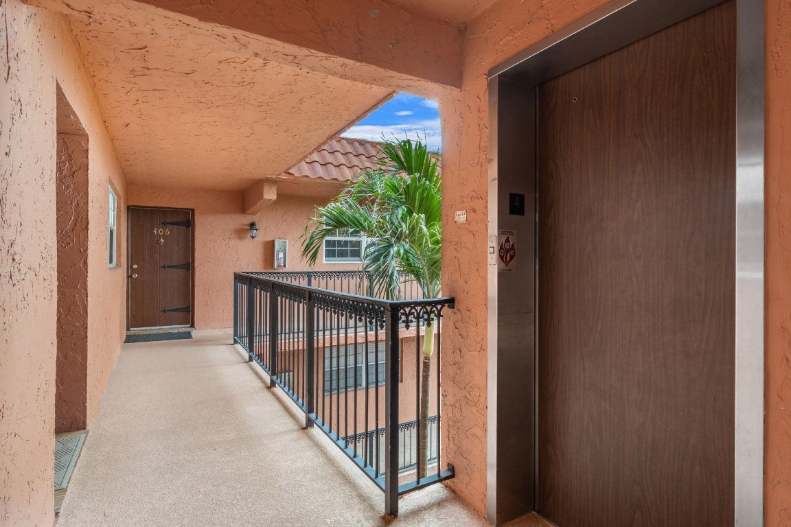 LAUDERDALE TENNIS CLUB - Residential