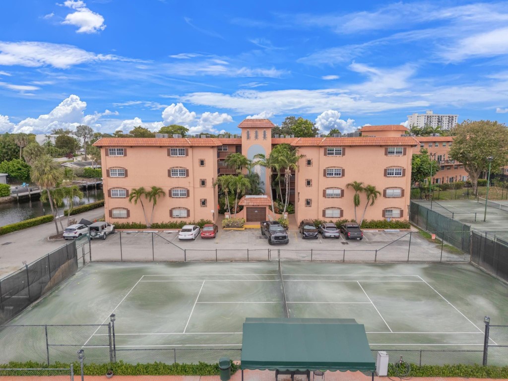 LAUDERDALE TENNIS CLUB - Residential