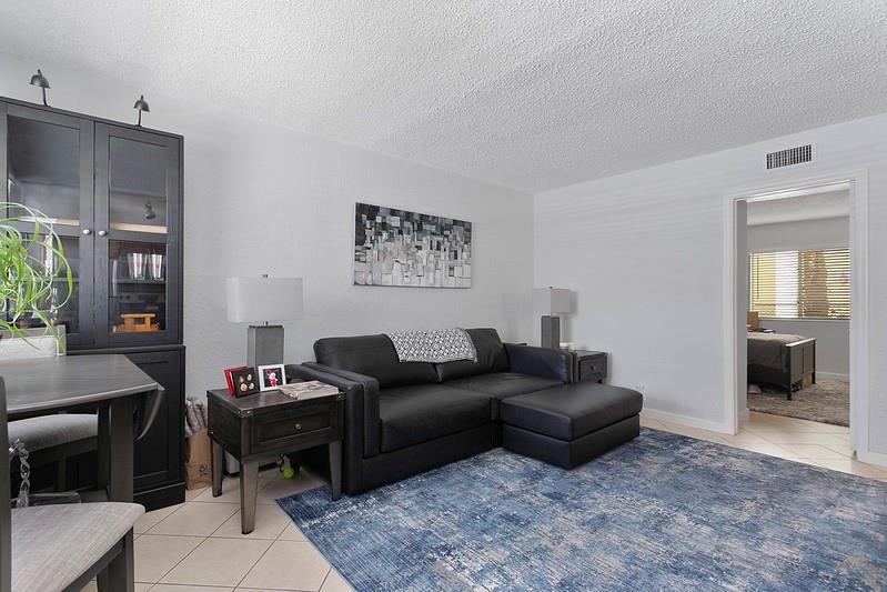 2660 NE 8th Ave 105