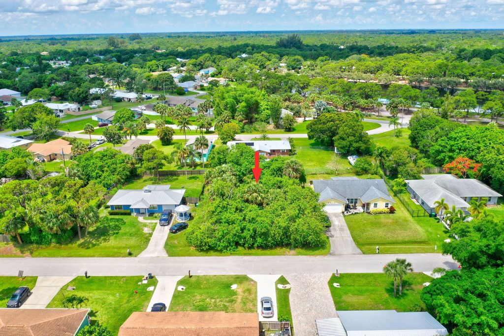 Photo of 5007 Hickory Drive, Fort Pierce, FL 34982 (MLS # R10898253)