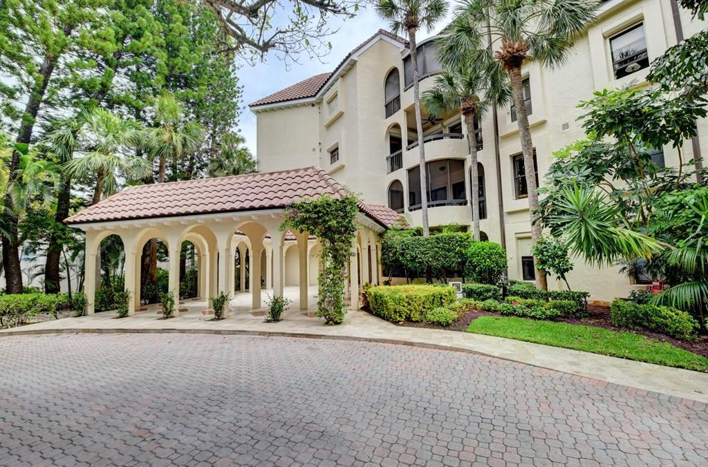 Photo of 1171 N Ocean Boulevard #1-C, Gulfstream, FL 33483 (MLS # R10880191)