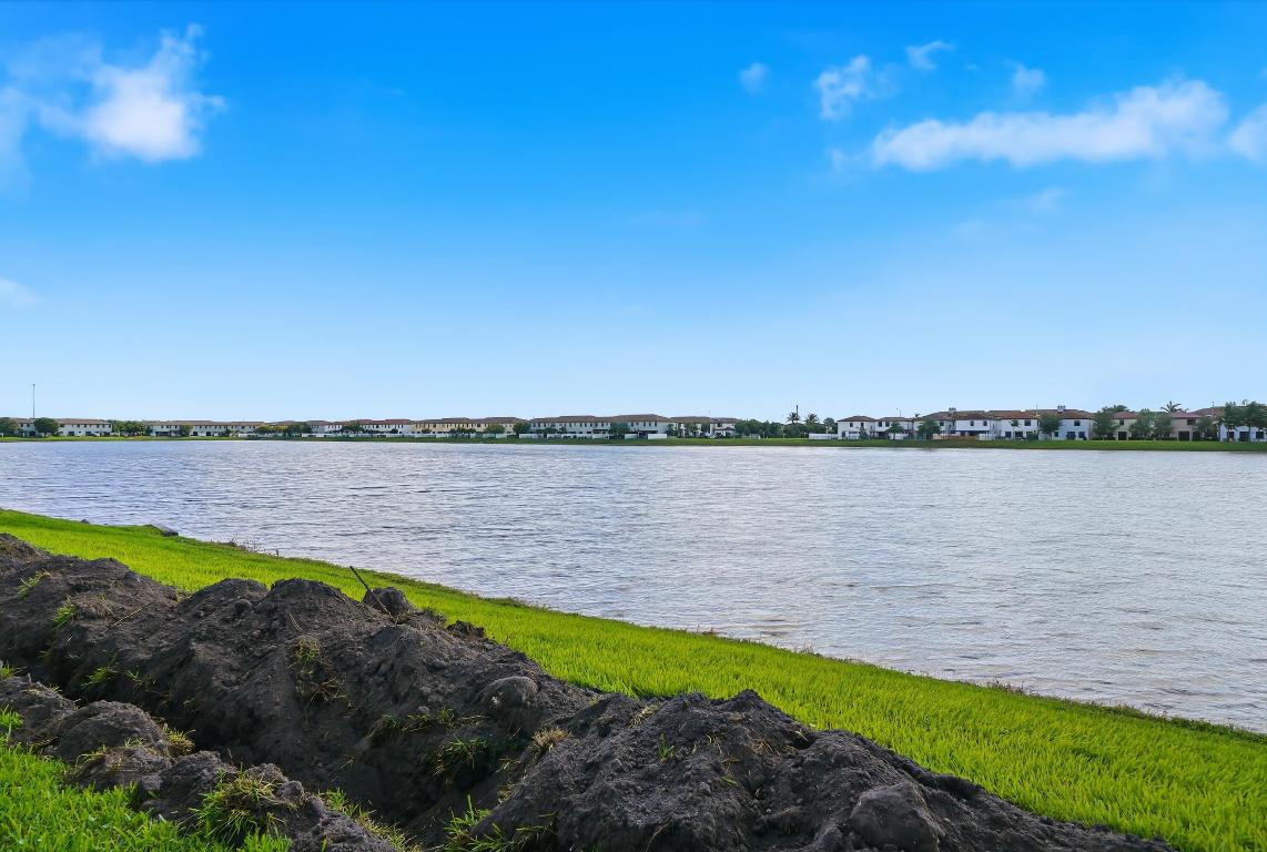 Aquabella - Residential