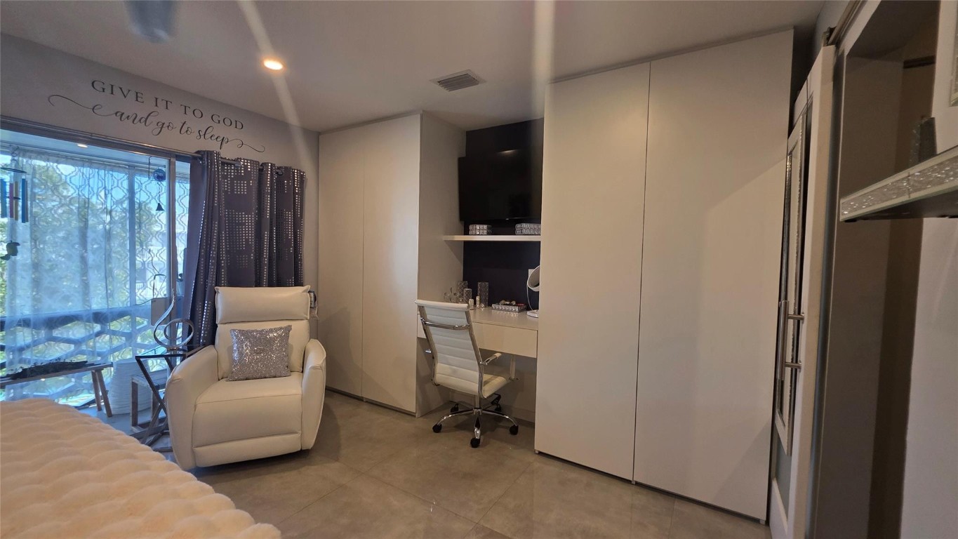 GOLDEN TOWERS - Residential