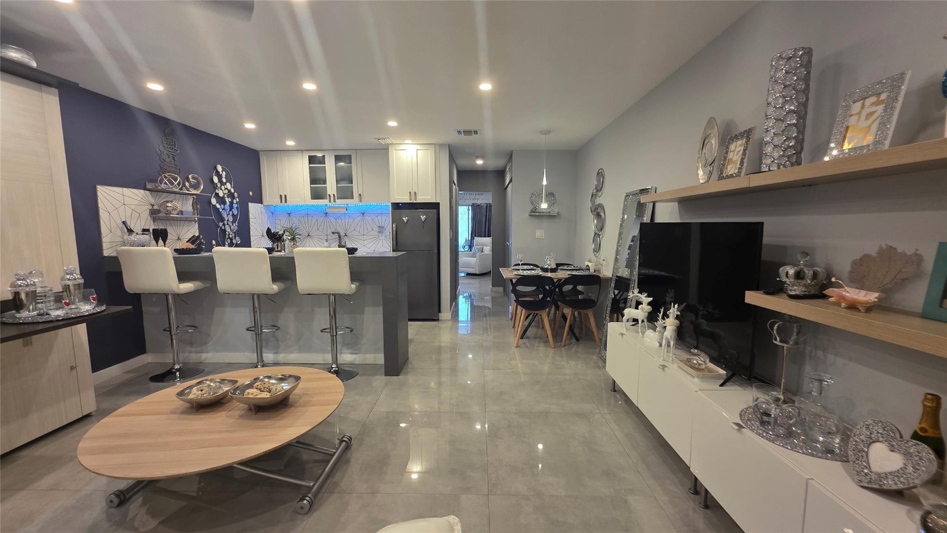 GOLDEN TOWERS - Residential