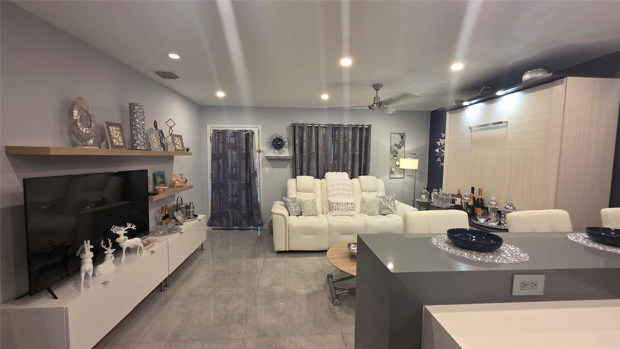 GOLDEN TOWERS - Residential