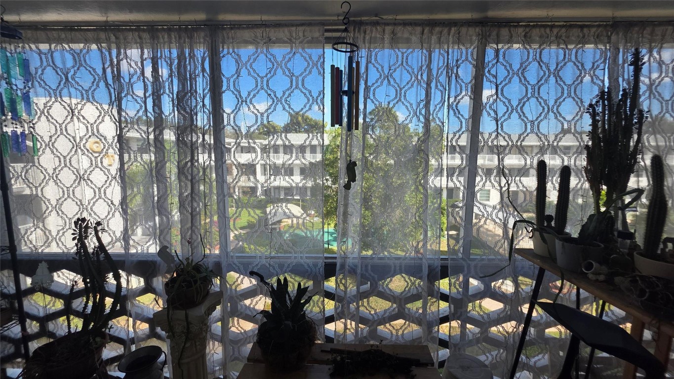 GOLDEN TOWERS - Residential