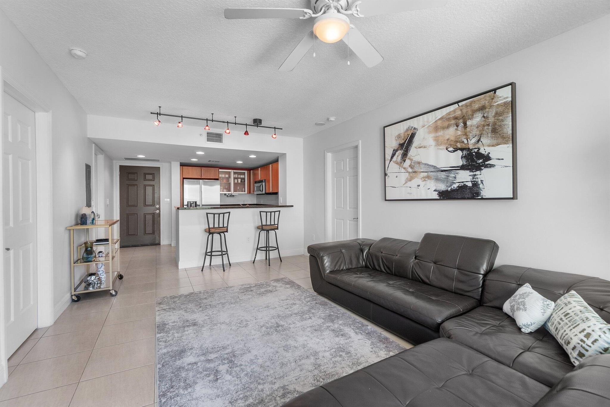 610 CLEMATIS CONDO - Residential Lease