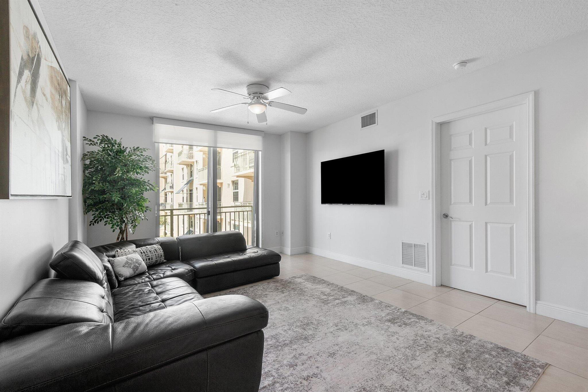 610 CLEMATIS CONDO - Residential Lease