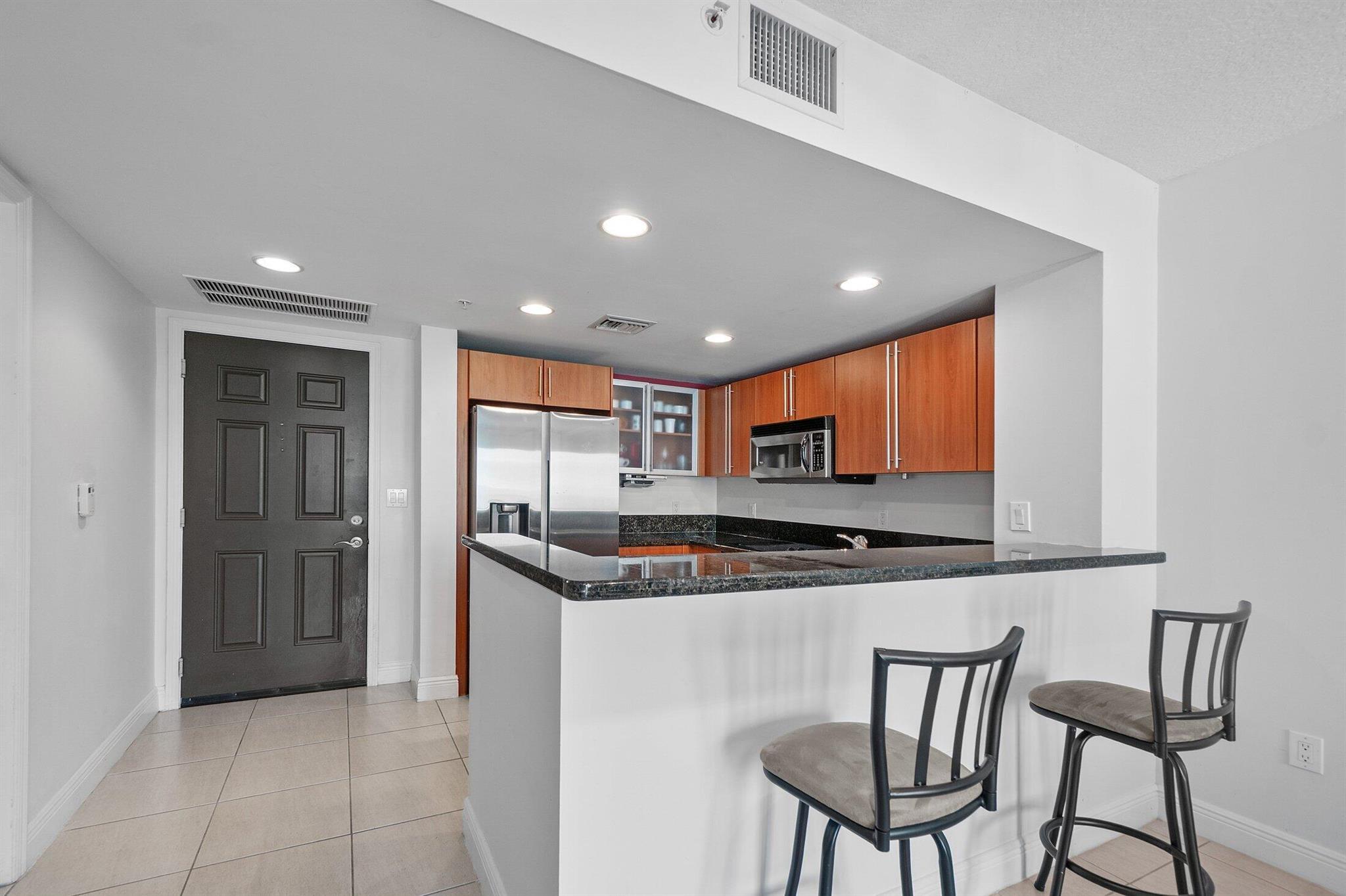 610 CLEMATIS CONDO - Residential Lease