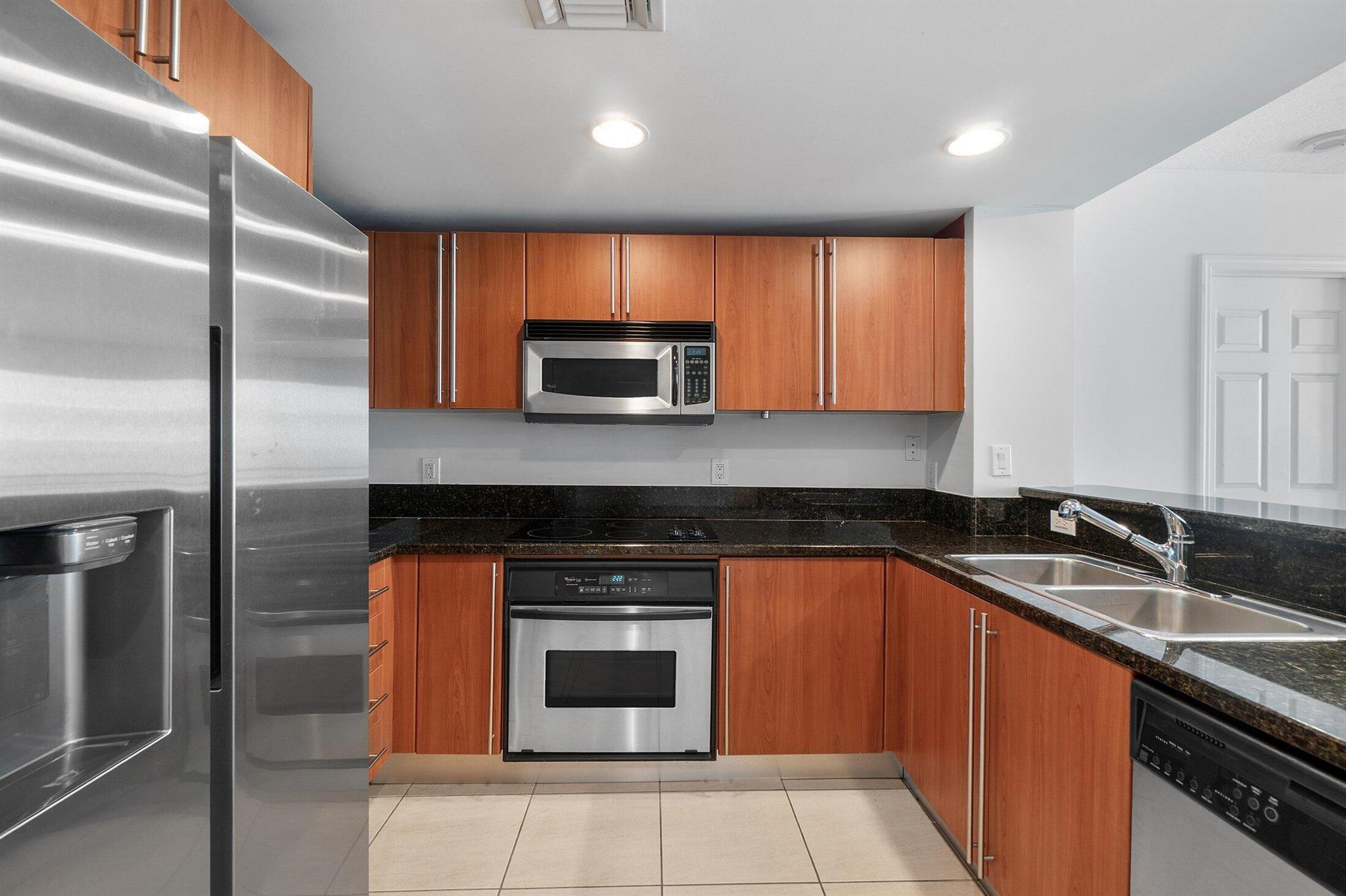 610 CLEMATIS CONDO - Residential Lease