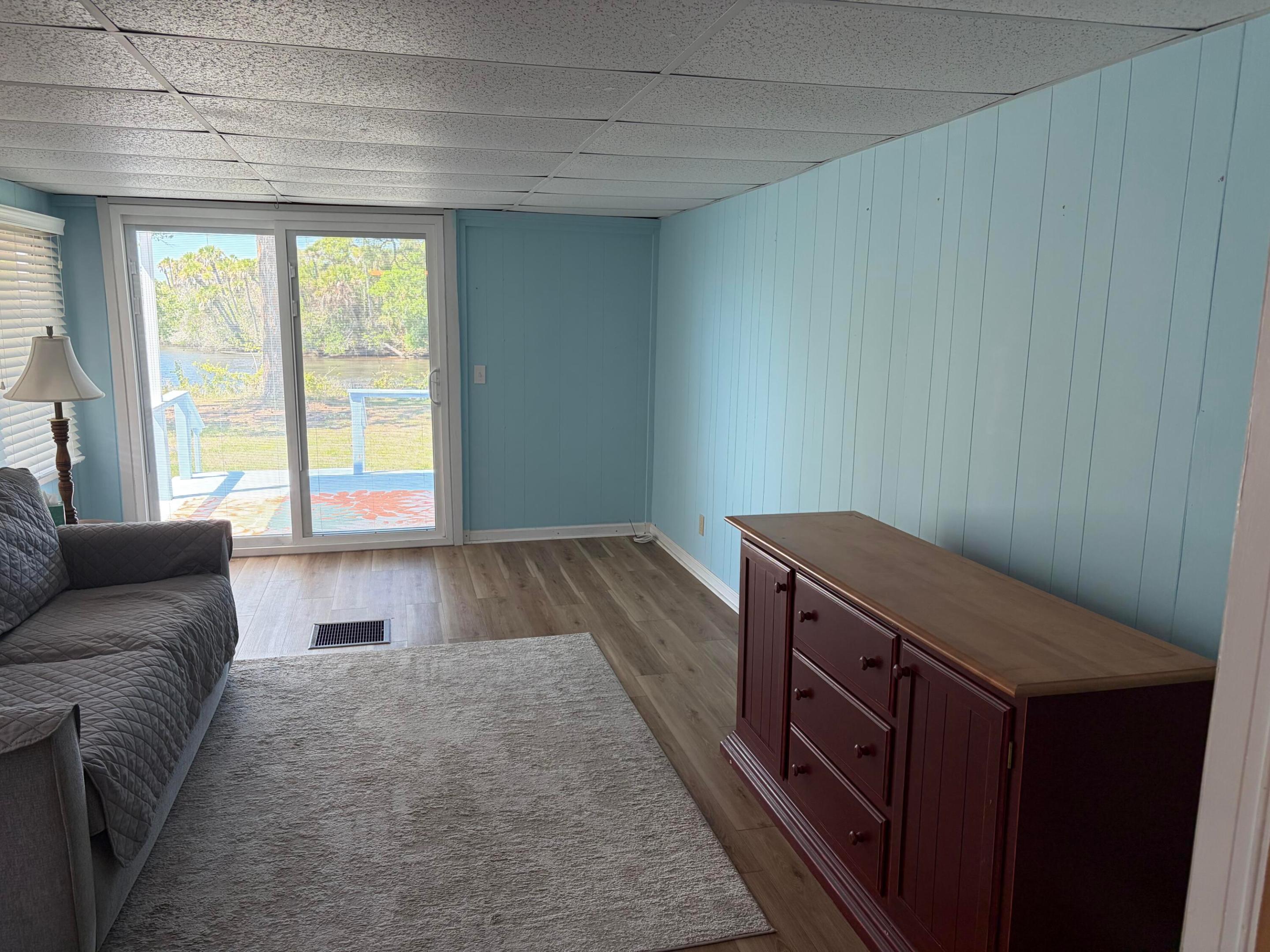 Spanish Lakes Riverfront - Residential