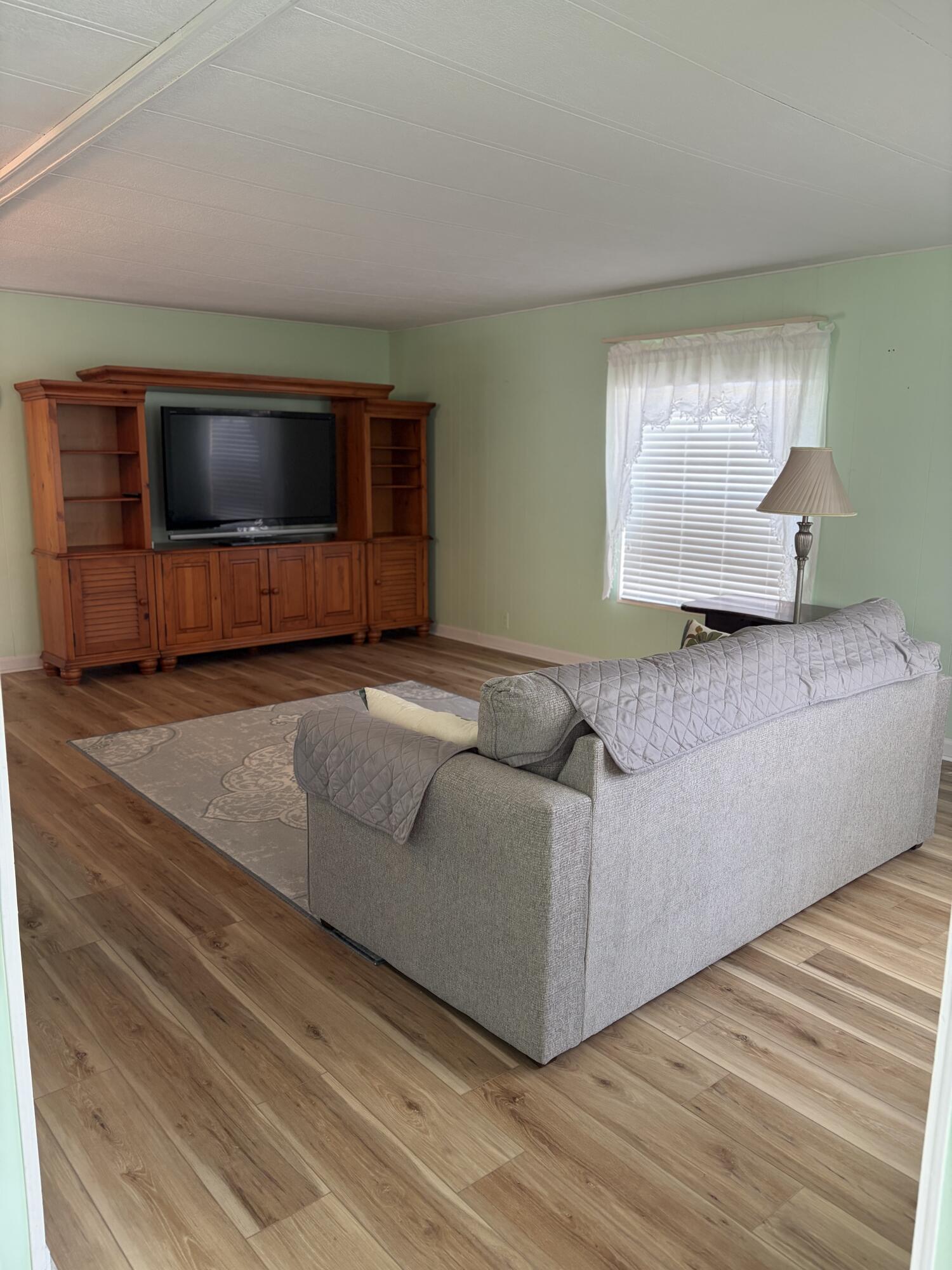 Spanish Lakes Riverfront - Residential