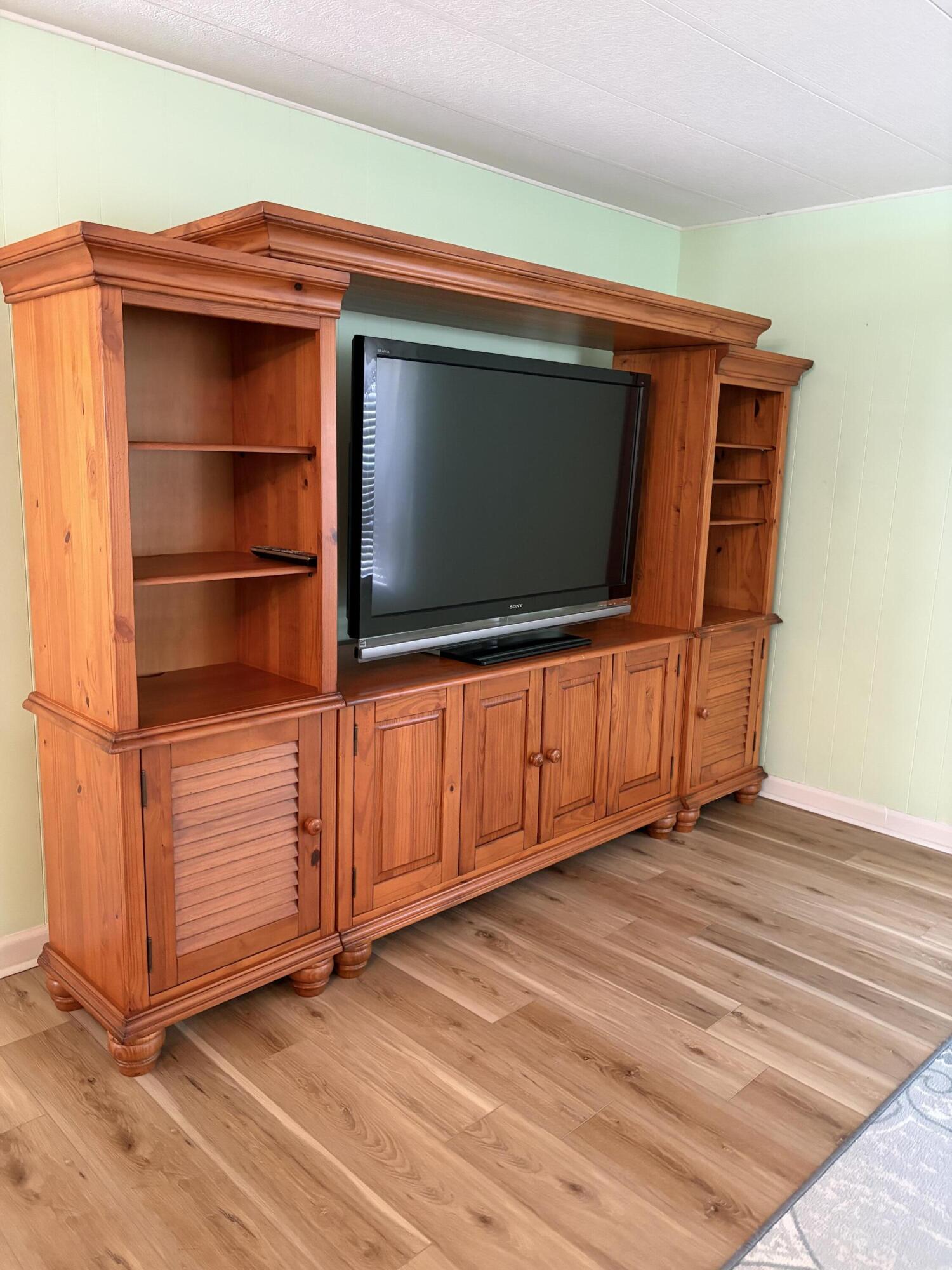 Spanish Lakes Riverfront - Residential