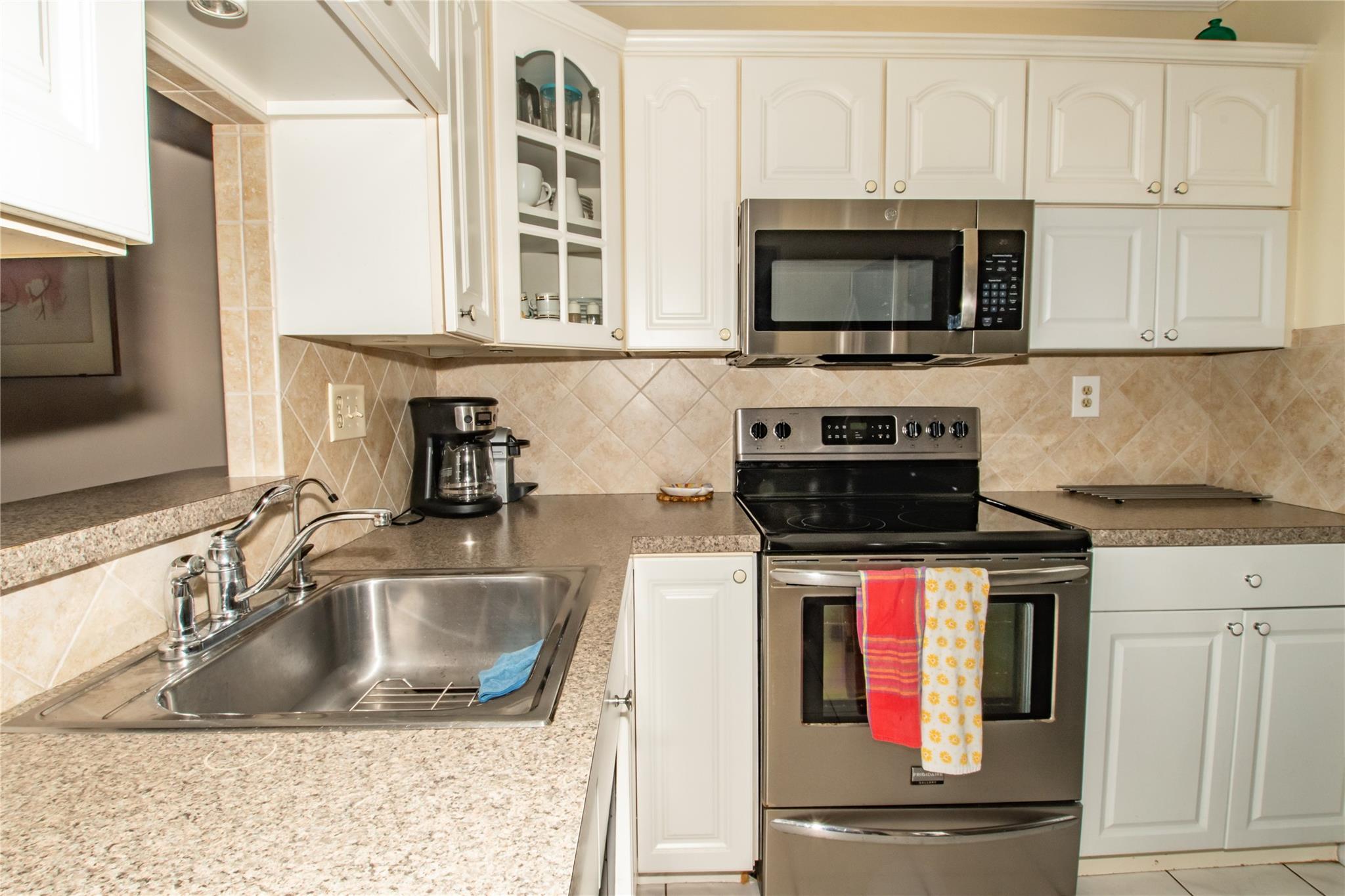 Aloha Gardens Condo - Residential Lease