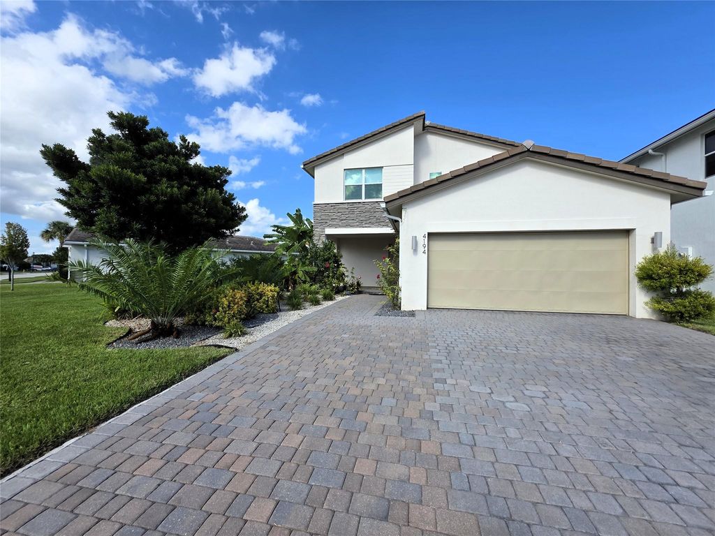 Photo of 4194 Marina Way, Deerfield Beach, FL 33064 (MLS # F10525601)