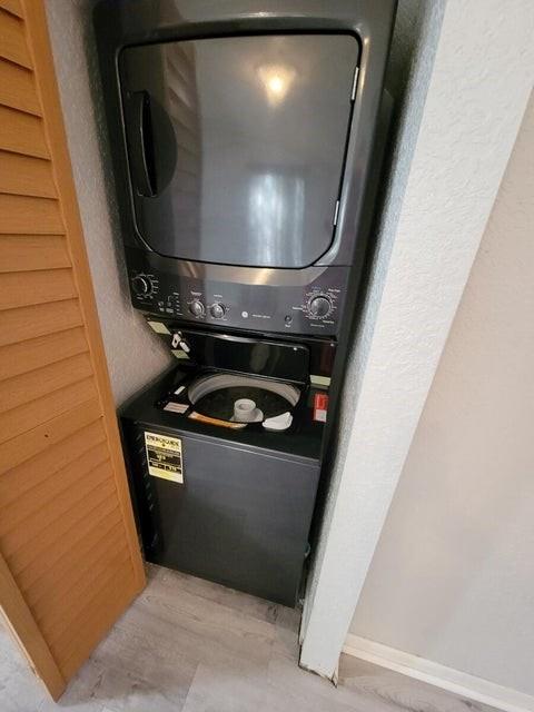 36-47-42 POR SE1/4 OF SE1 - Residential