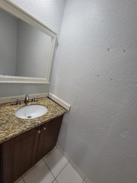 36-47-42 POR SE1/4 OF SE1 - Residential