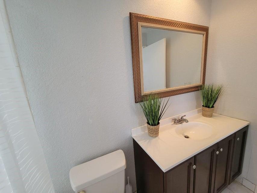 36-47-42 POR SE1/4 OF SE1 - Residential