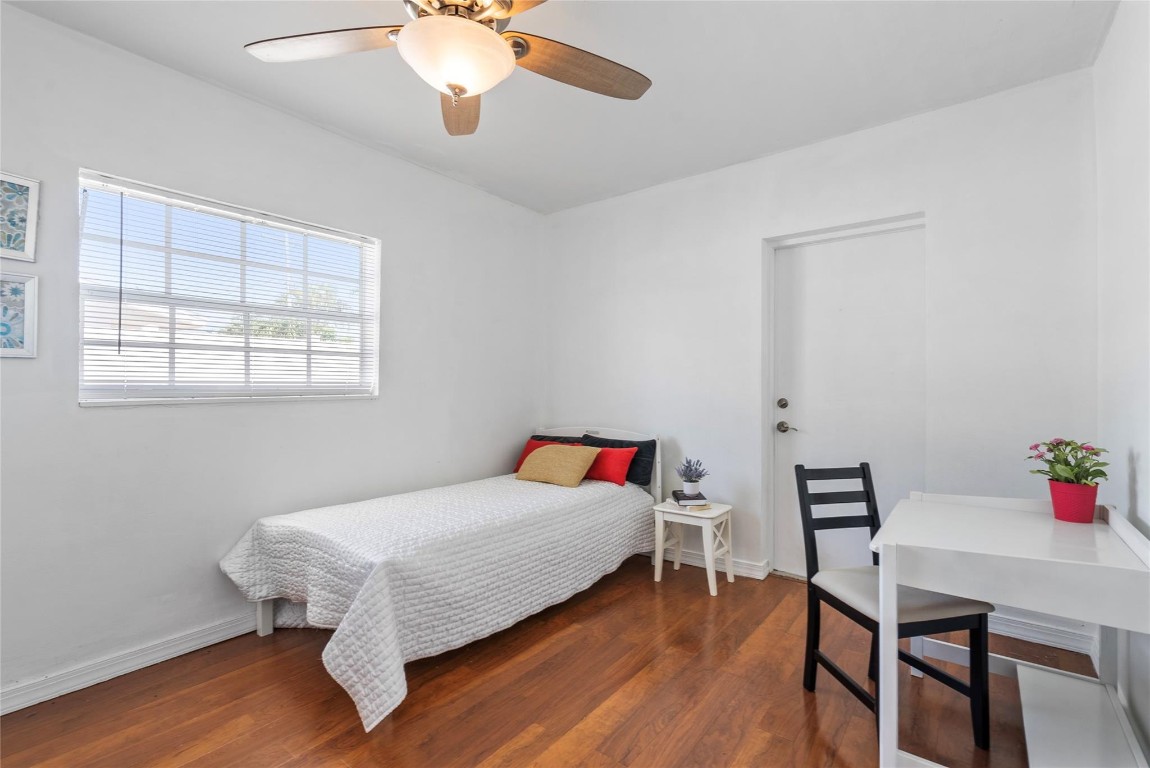 IMPERIAL POINT - Residential Lease