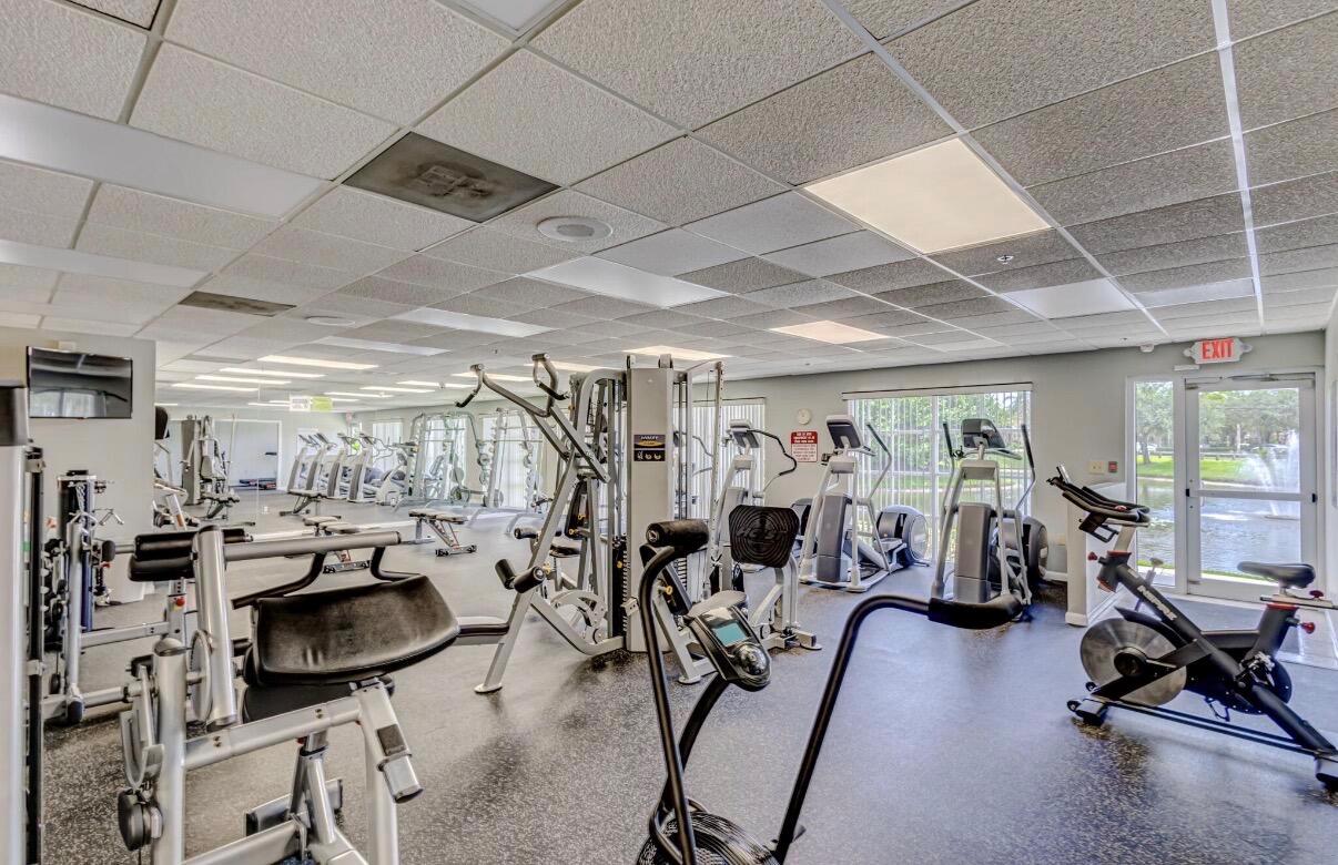 WELLINGTONS EDGE PAR 76 P - Residential Lease