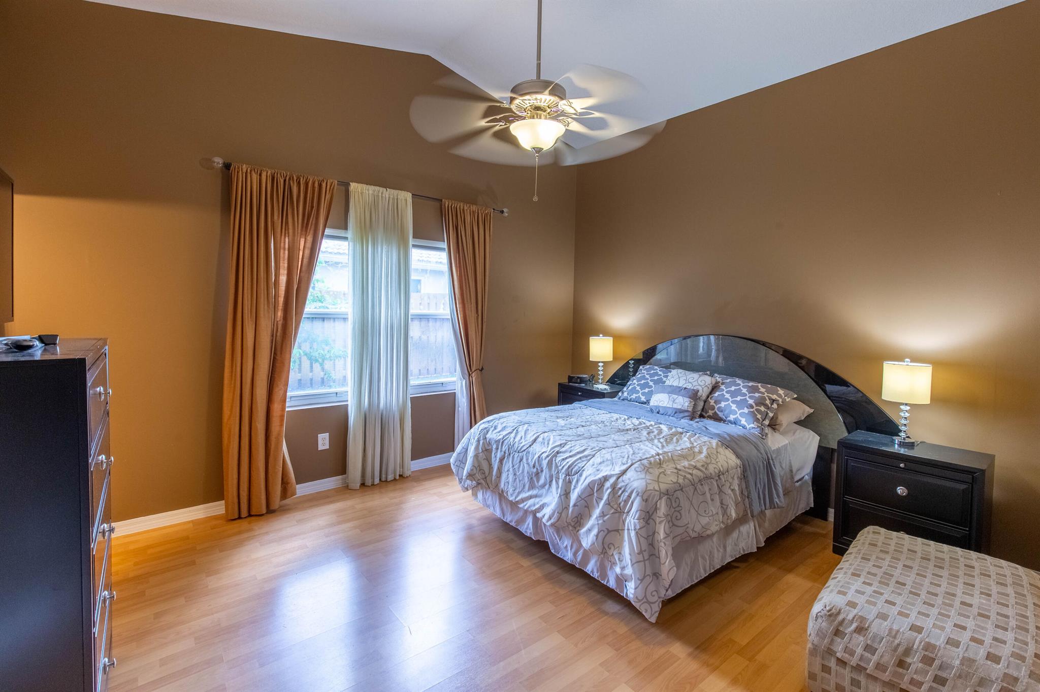 WELLINGTONS EDGE PAR 76 P - Residential Lease