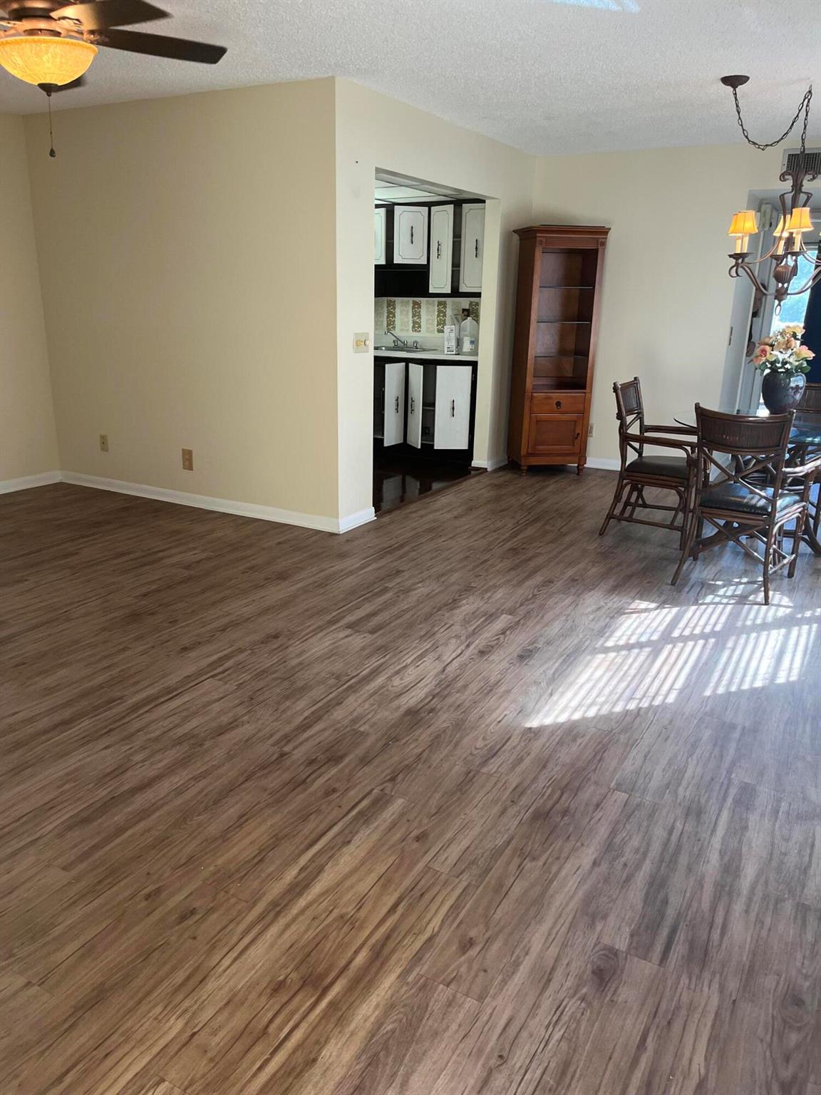 KINGS POINT CAPRI CONDOS - Residential Lease