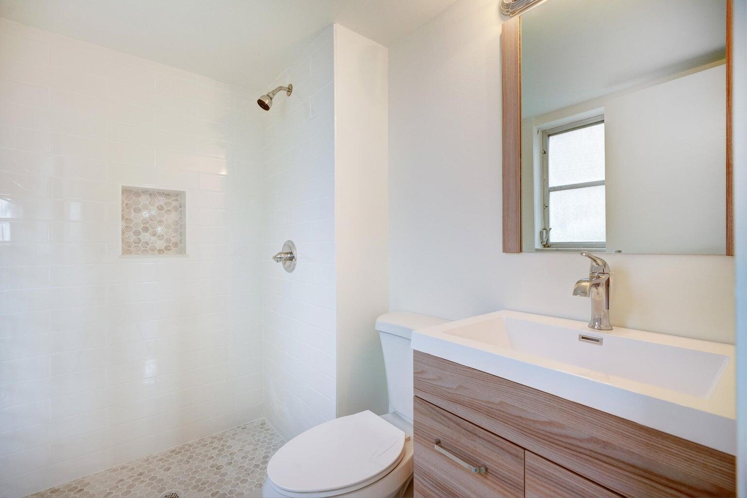 LITTLE CLUB CONDO - Residential Lease