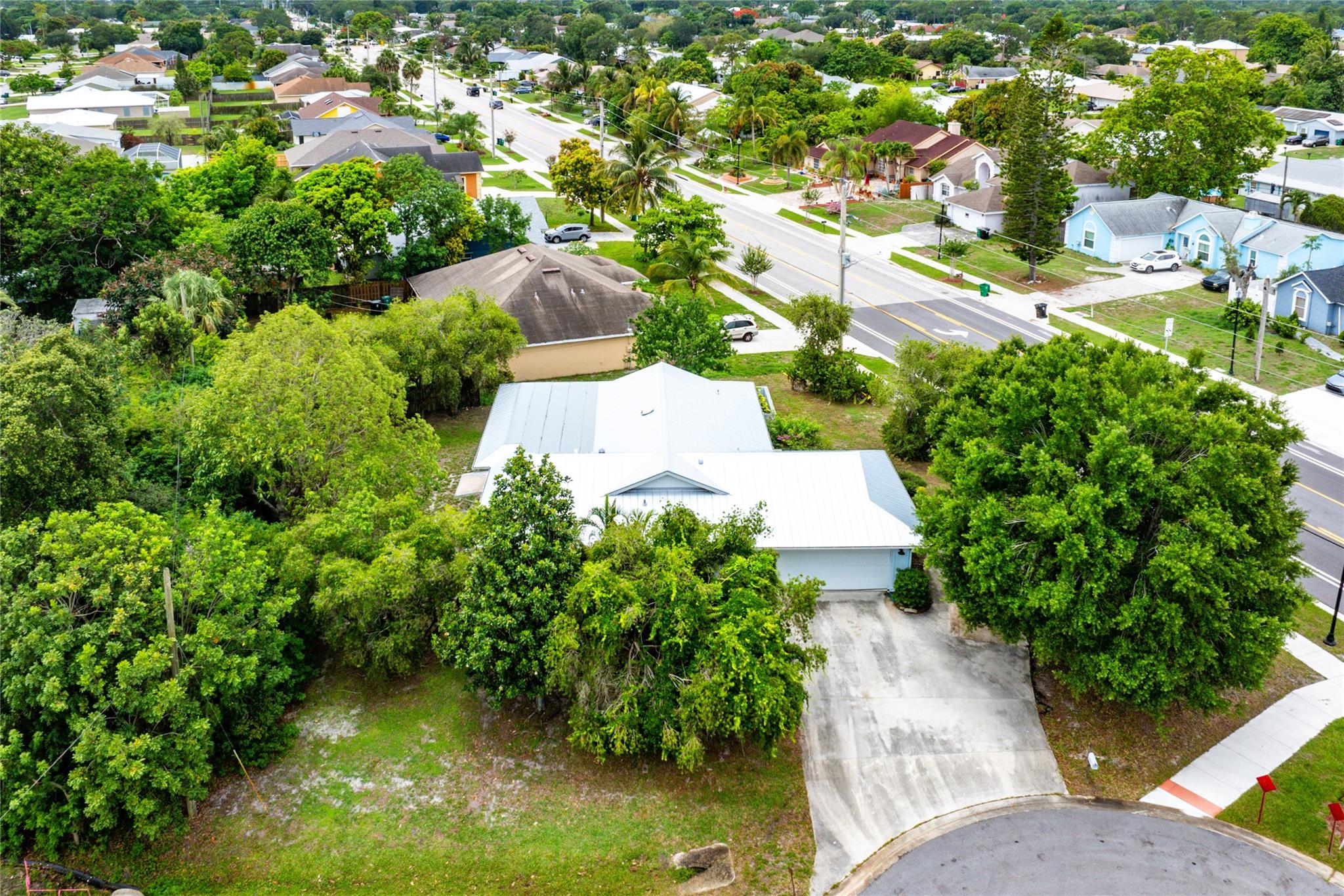 2041 SE Floresta Dr