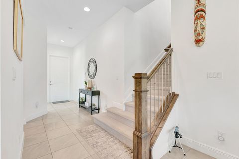 3851 NW 87th Way Coral Springs FL 33065