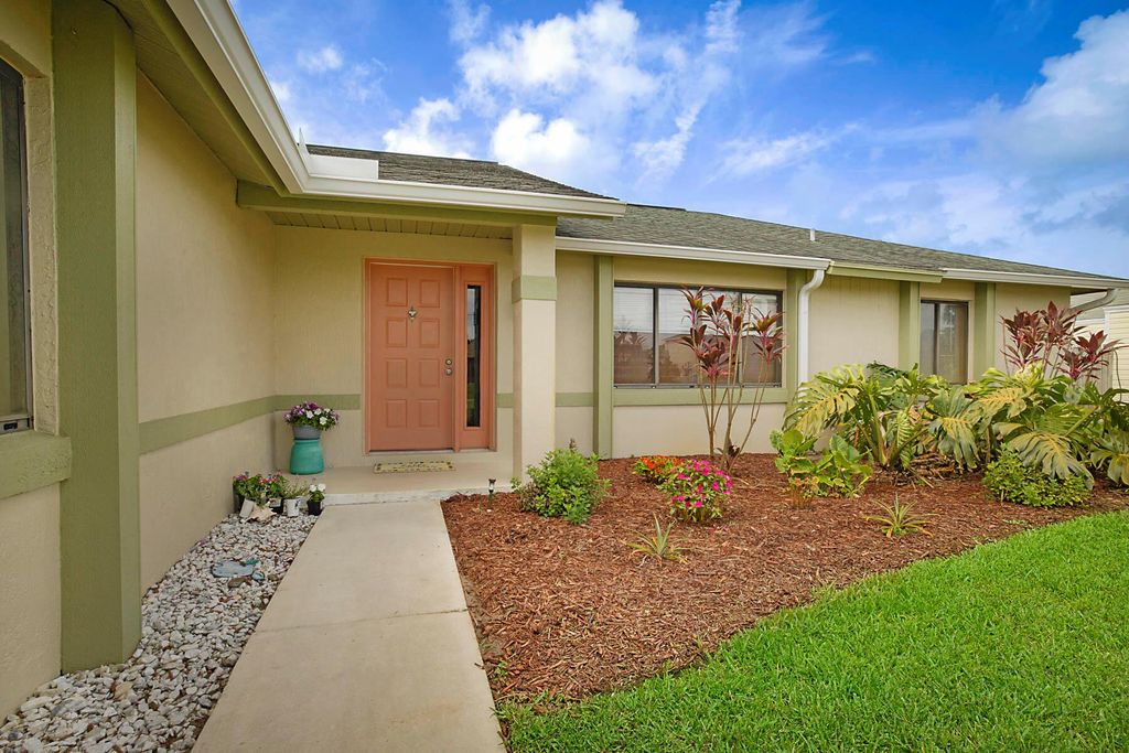 Photo of 996 SE Bywood Avenue, Port Saint Lucie, FL 34983 (MLS # R11103491)