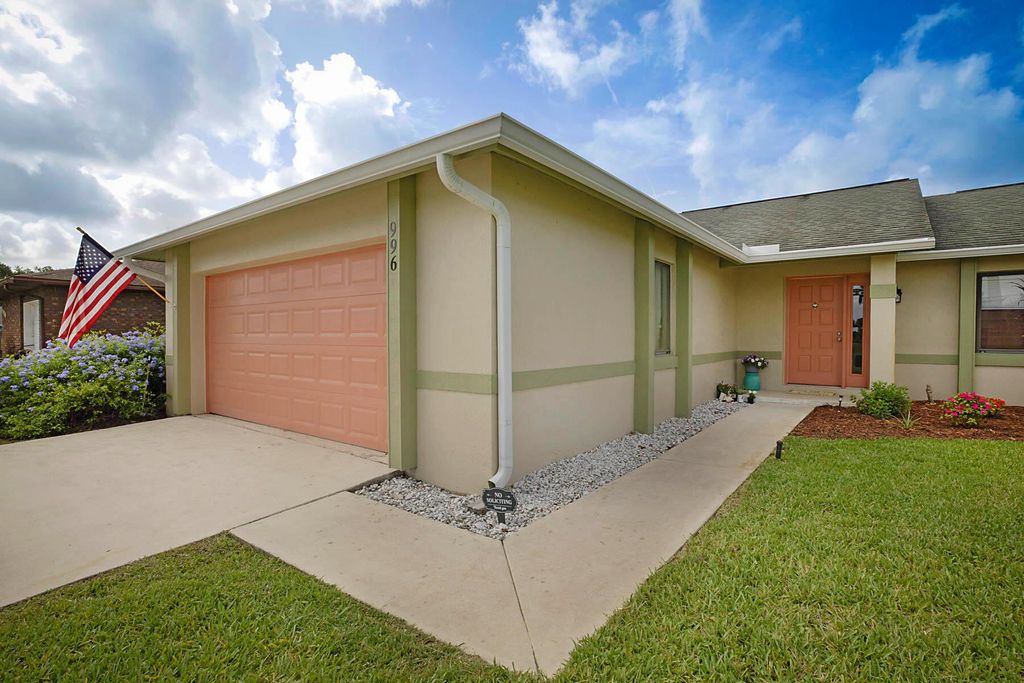 Photo of 996 SE Bywood Avenue, Port Saint Lucie, FL 34983 (MLS # R11103491)