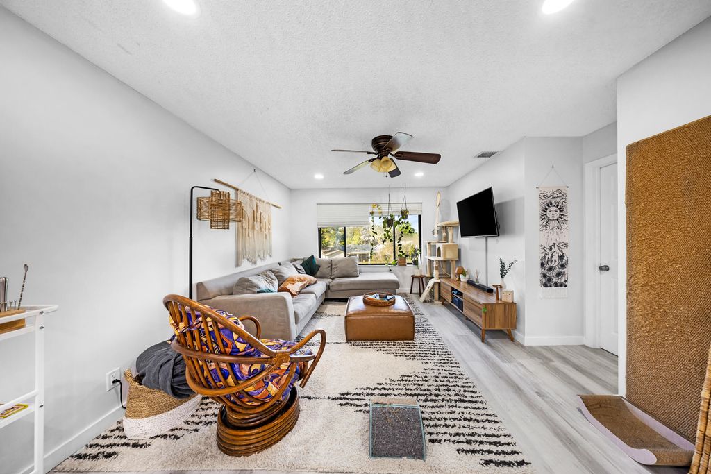Photo of 11477 NW 39th Court #306-1, Coral Springs, FL 33065 (MLS # B26026461)