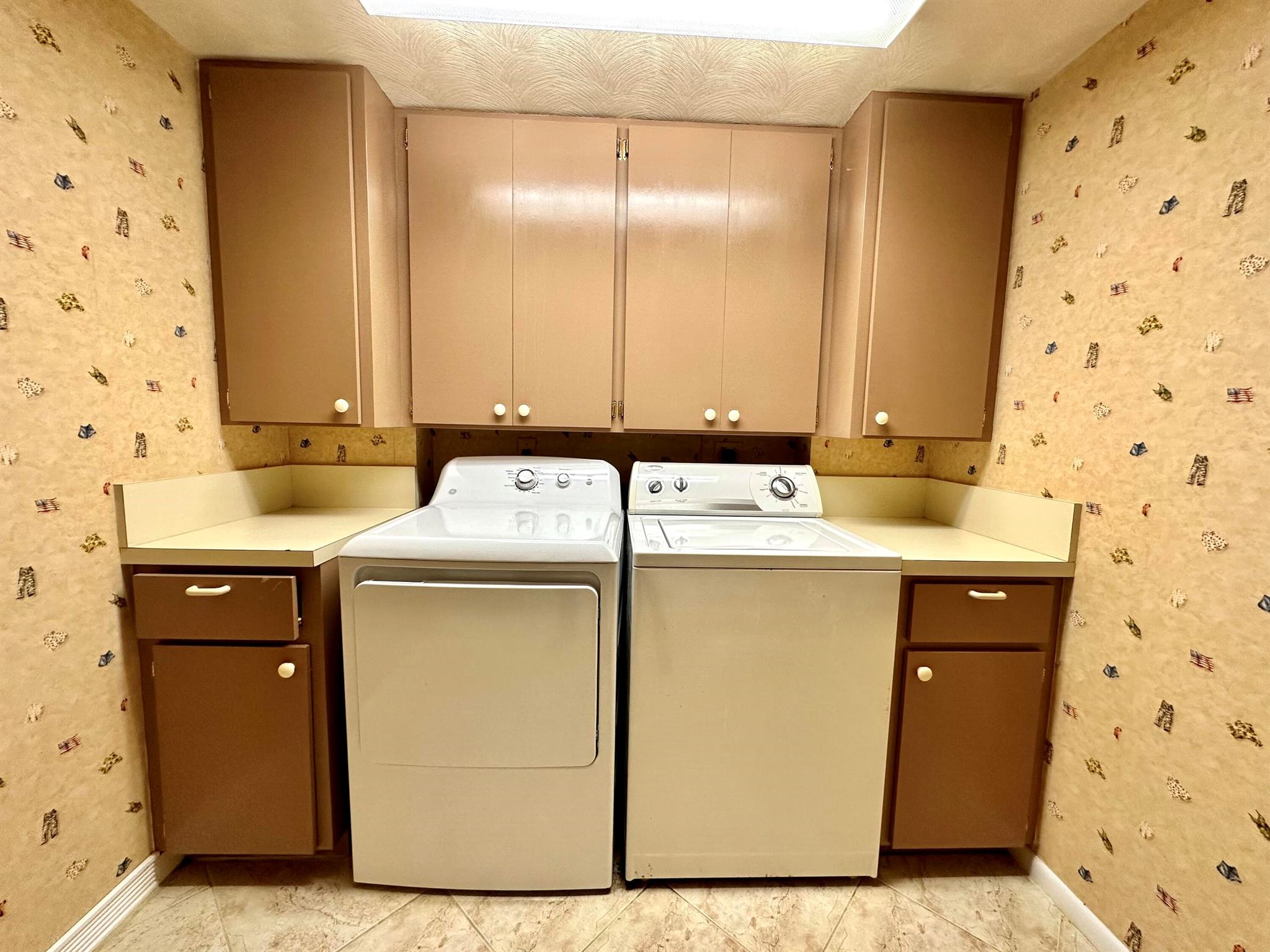 MARINA AT THE BLUFFS COND - Residential Lease