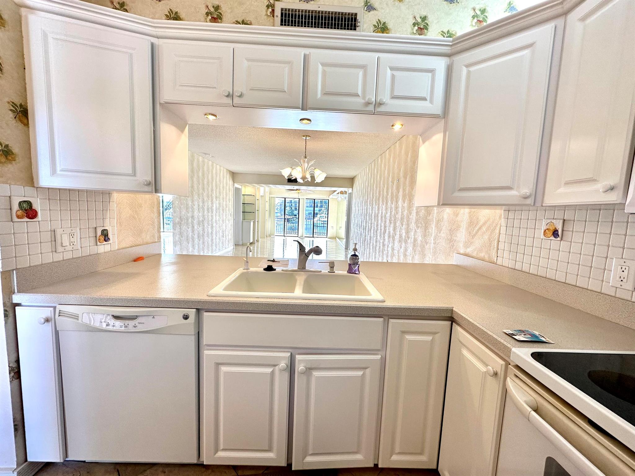 MARINA AT THE BLUFFS COND - Residential Lease