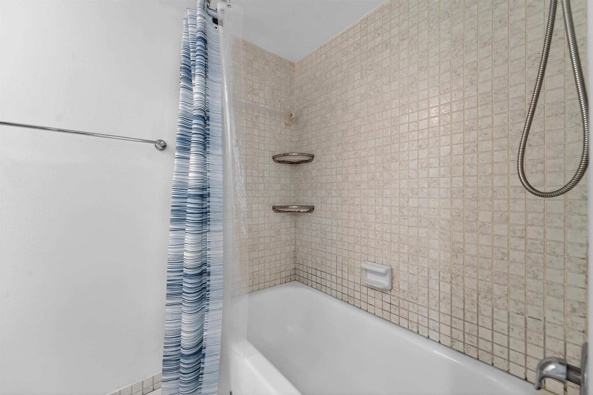 MERIDIAN PARK - Residential