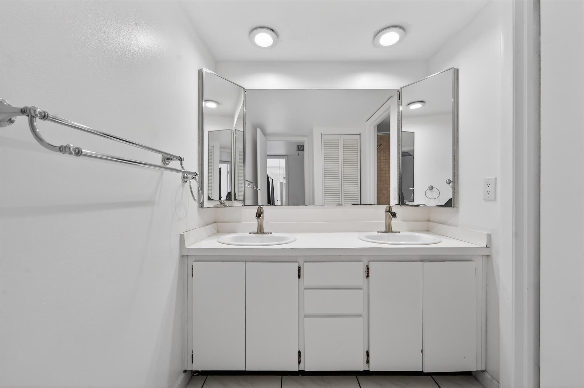 MERIDIAN PARK - Residential