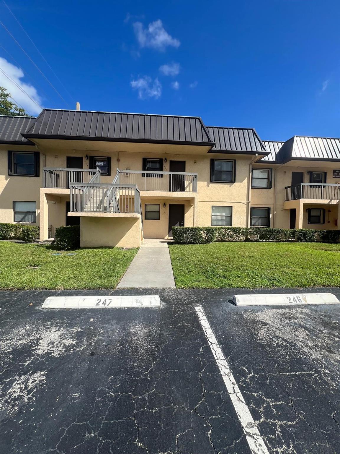 PINE LAKE #7 CONDO - Residential Lease