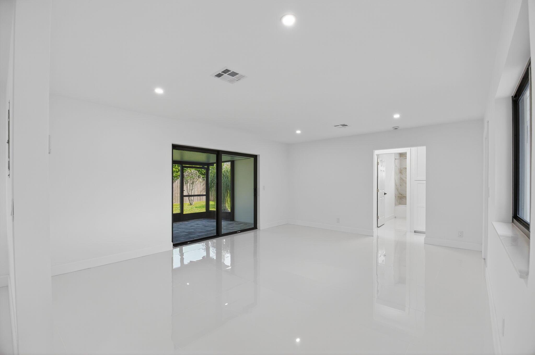 TROPIC PALMS 1 - Residential Lease
