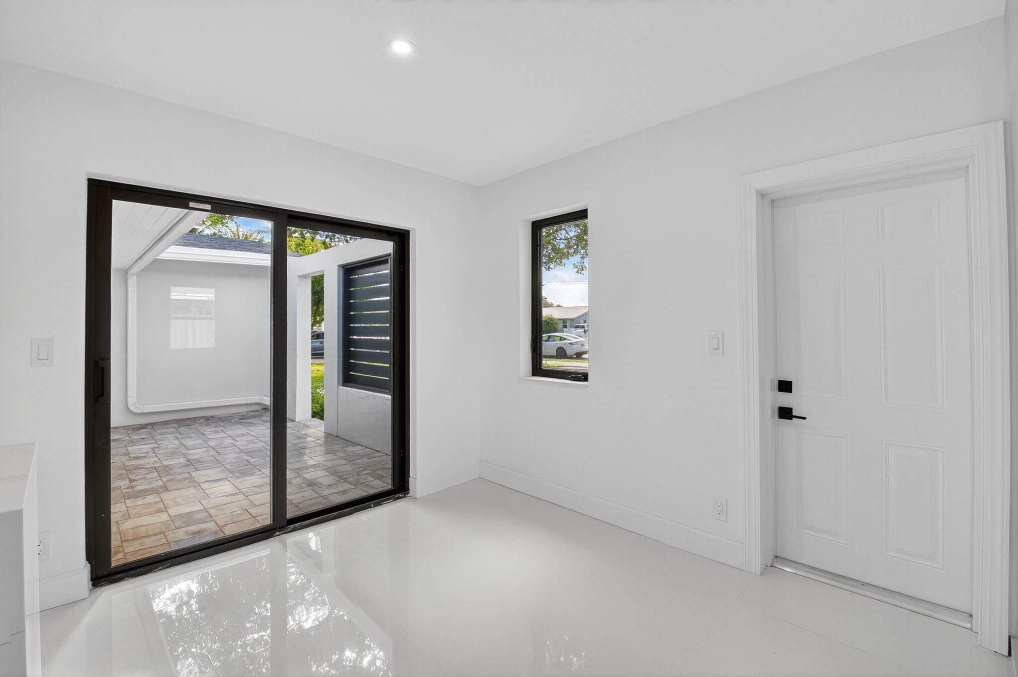 TROPIC PALMS 1 - Residential Lease