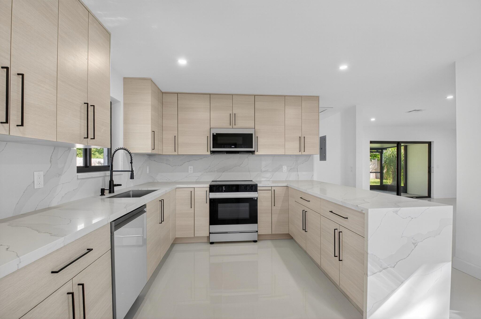 TROPIC PALMS 1 - Residential Lease
