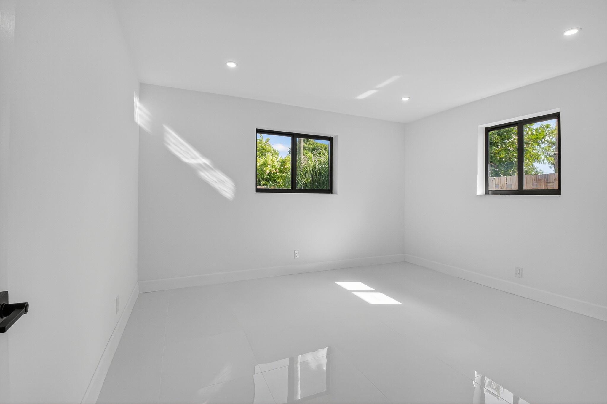 TROPIC PALMS 1 - Residential Lease