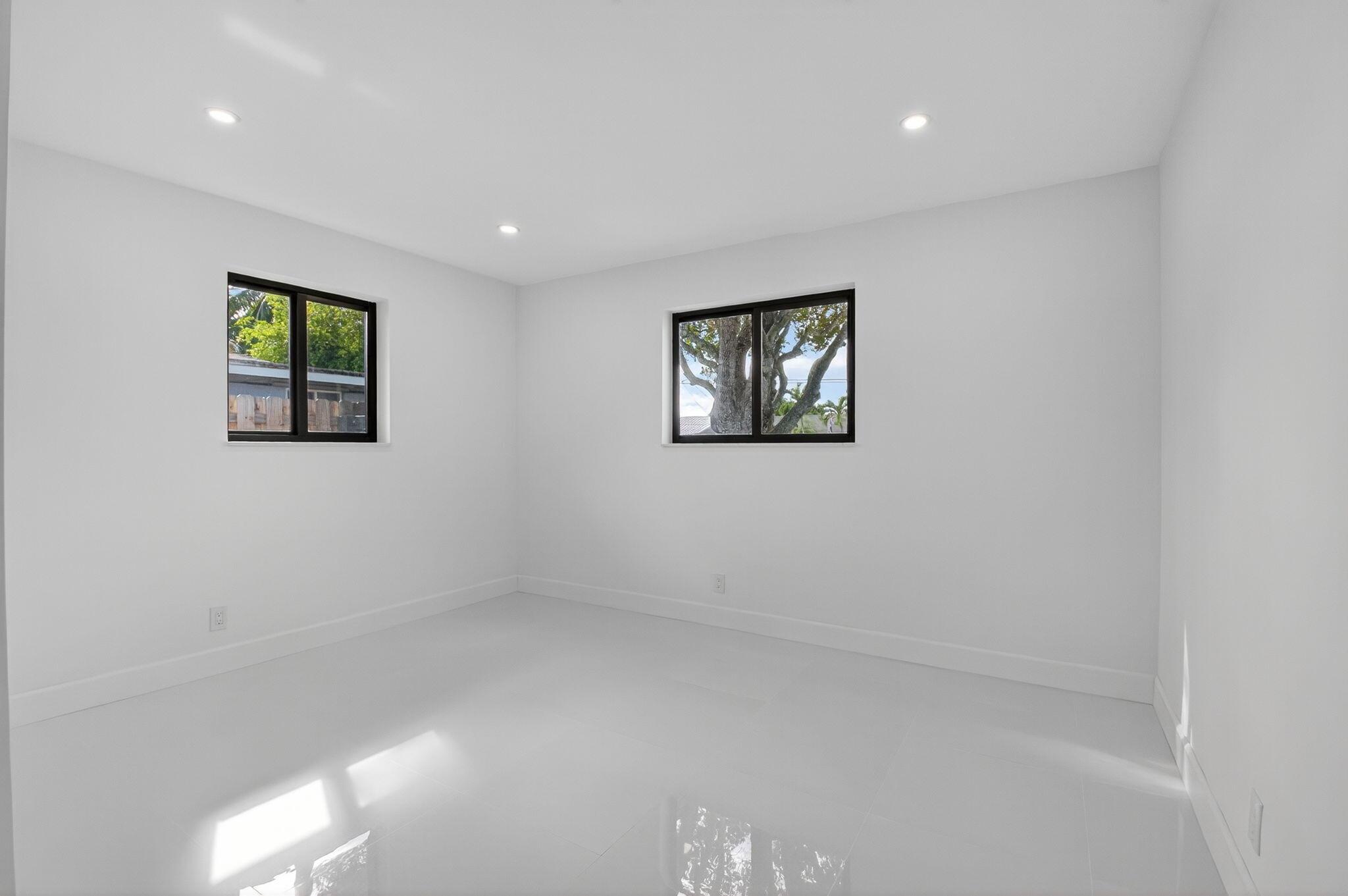 TROPIC PALMS 1 - Residential Lease